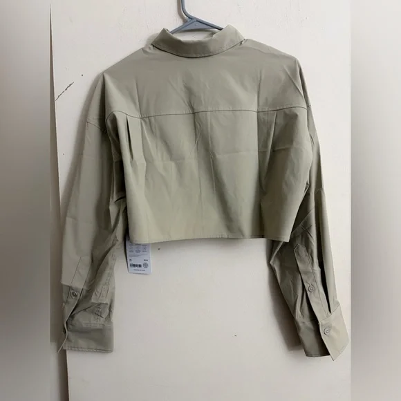 Athleta Midday Ultra Cropped Shirt Size S NWT - Picture 3 of 5